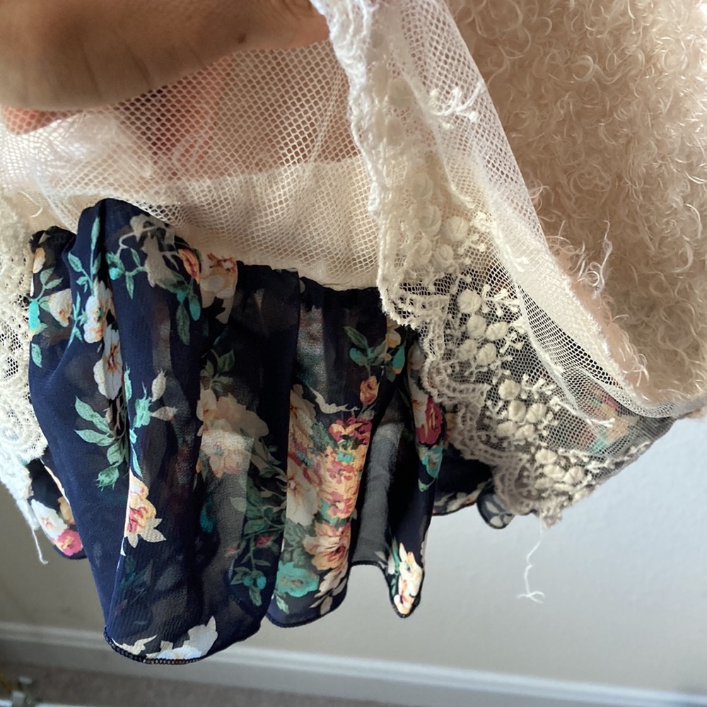 Layered Sweater - Picture 7 of 9